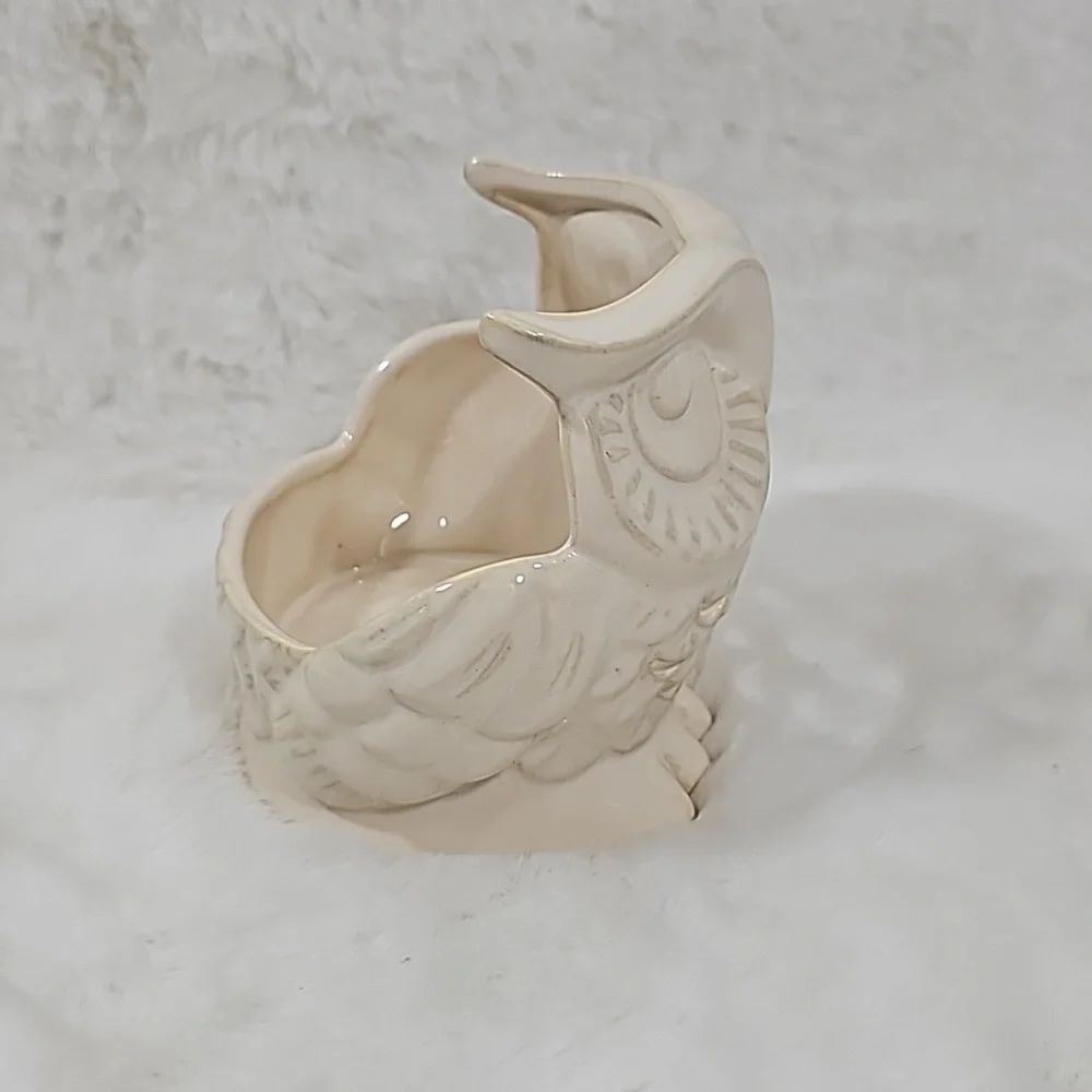 Bath and Body Works Cream Ceramic Owl Soap/Lotion Holder